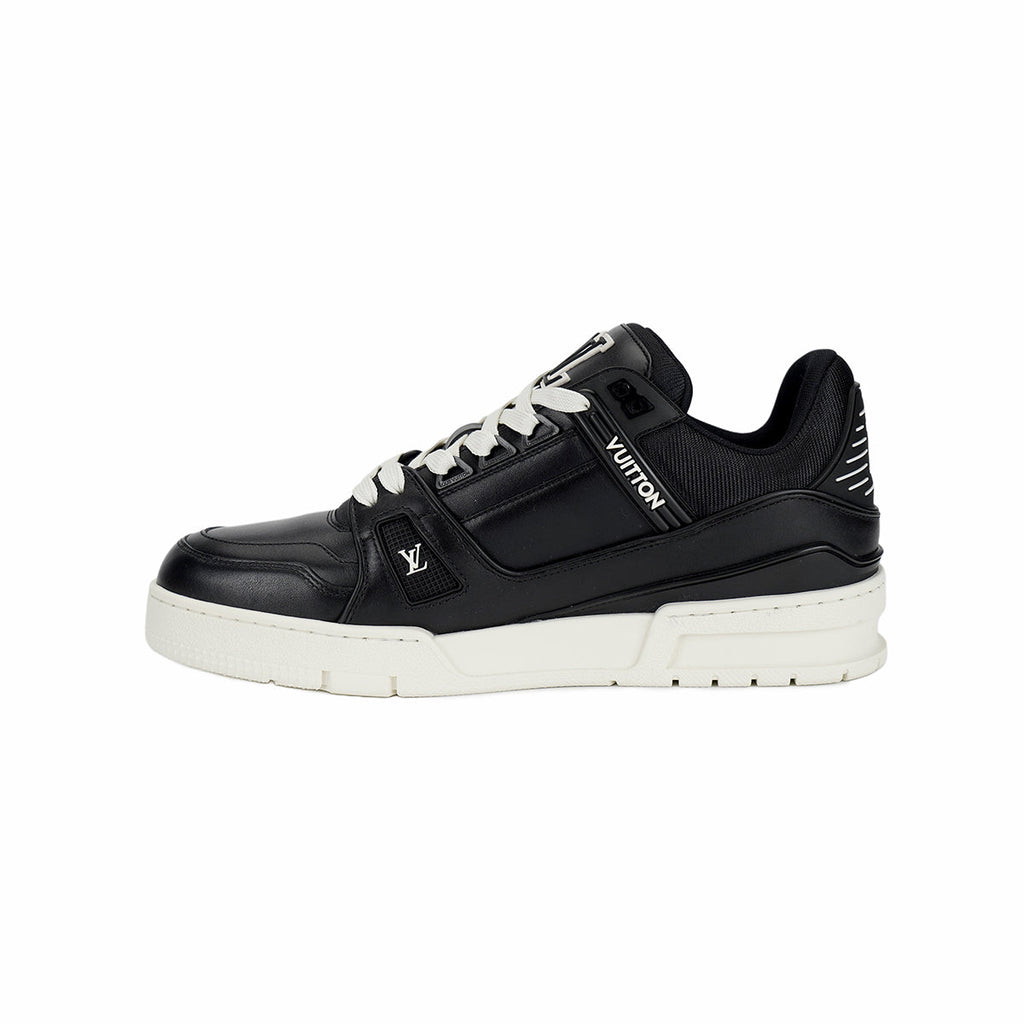 Louis Vuitton Trainer Low-Top Sneakers in All-Black with Embossed Lettering – Unisex