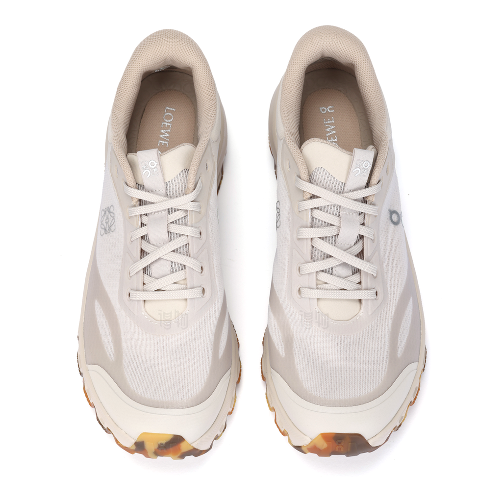 On × LOEWE Cloudventure Unisex Outdoor Lifestyle Sneakers – White | Caramel