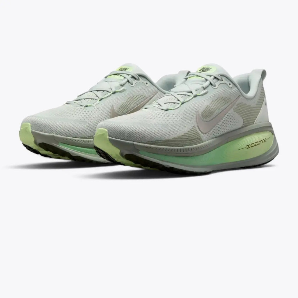 Nike Vomero 18  Light Silver HM6803-002