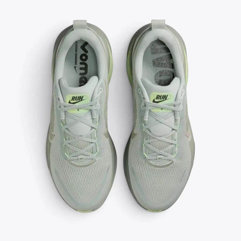 Nike Vomero 18  Light Silver HM6803-002