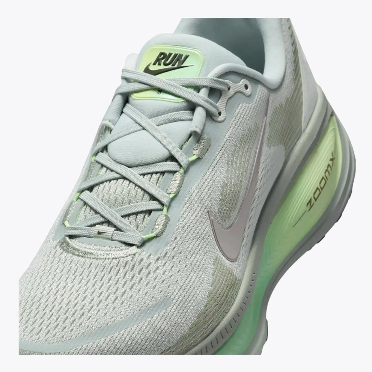 Nike Vomero 18  Light Silver HM6803-002