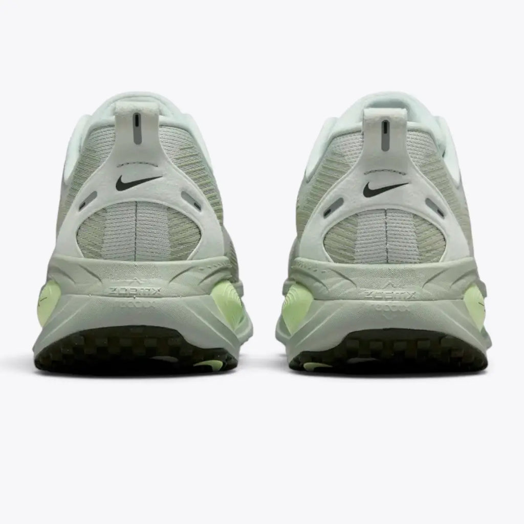 Nike Vomero 18  Light Silver HM6803-002