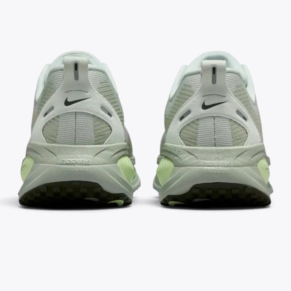 Nike Vomero 18  Light Silver HM6803-002