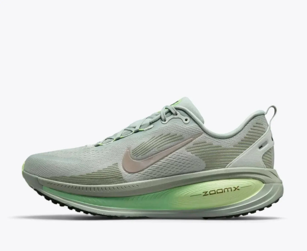 Nike Vomero 18  Light Silver HM6803-002