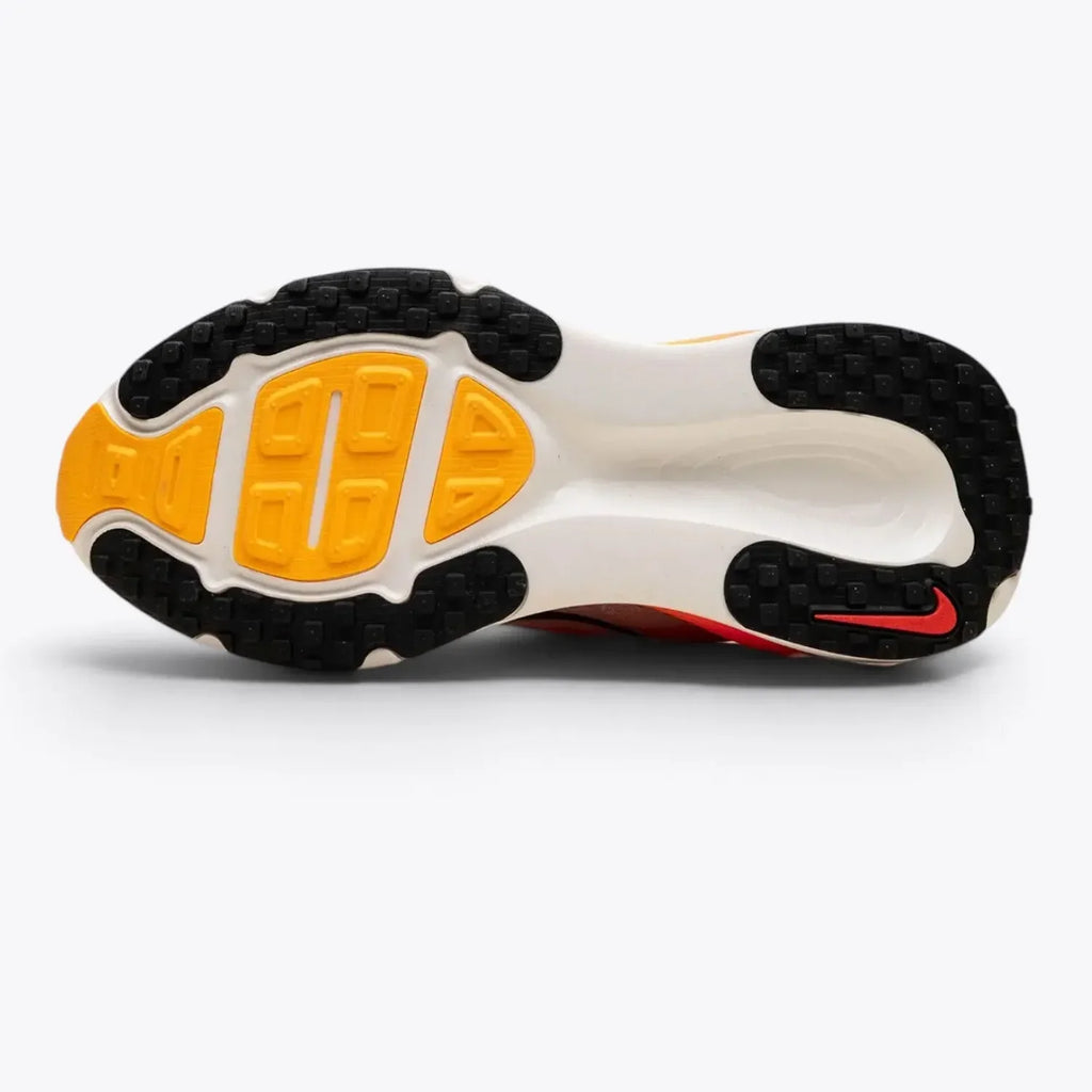 Nike Vomero 18 Sail  Bright Crimson HM6804-100