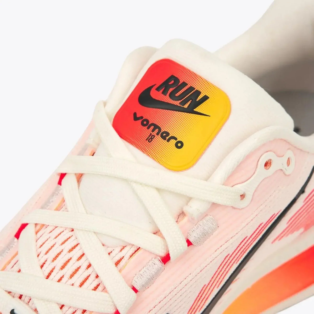 Nike Vomero 18 Sail  Bright Crimson HM6804-100