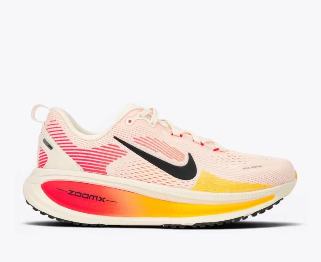 Nike Vomero 18 Sail  Bright Crimson HM6804-100