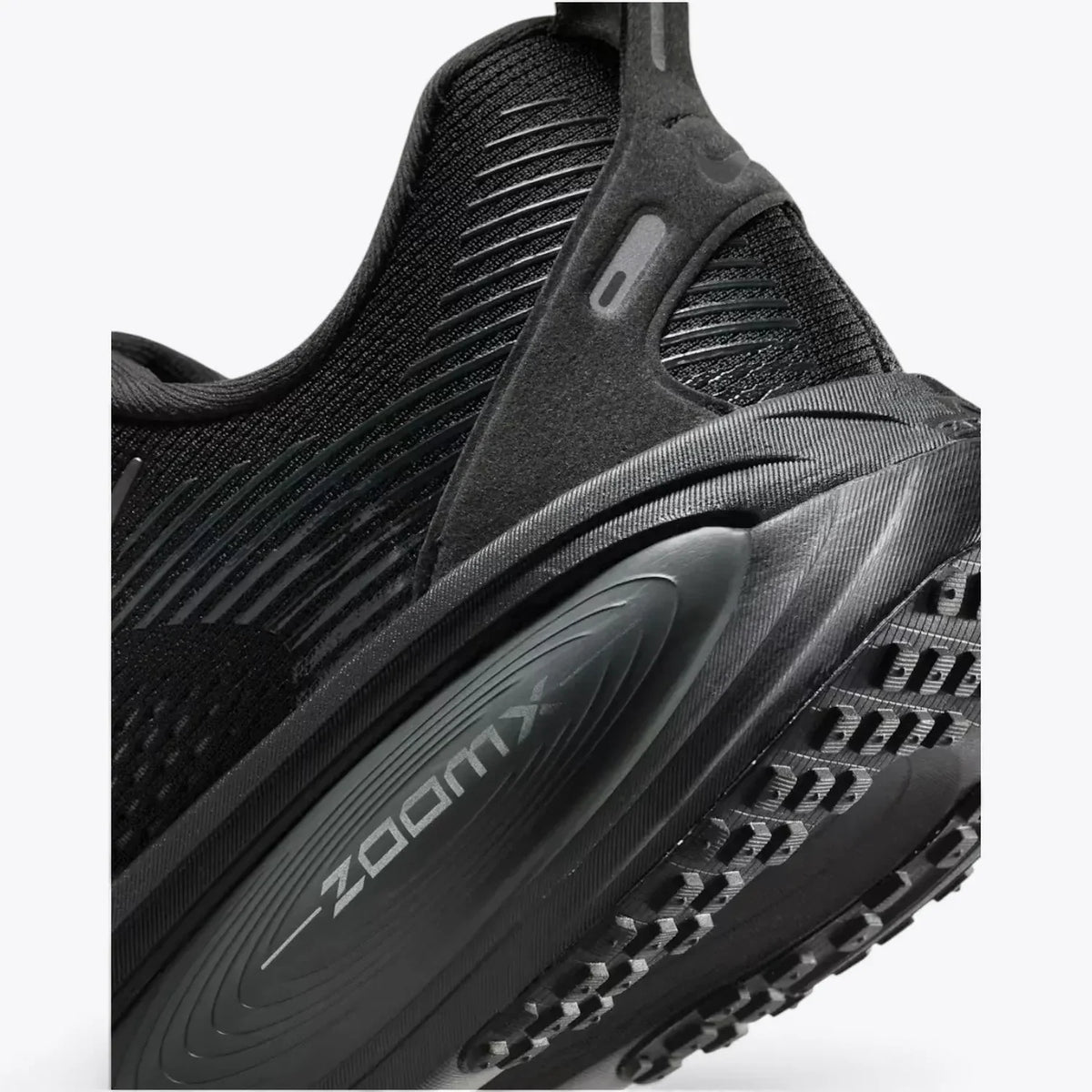 Nike Vomero 18  Triple Black HM6803-005