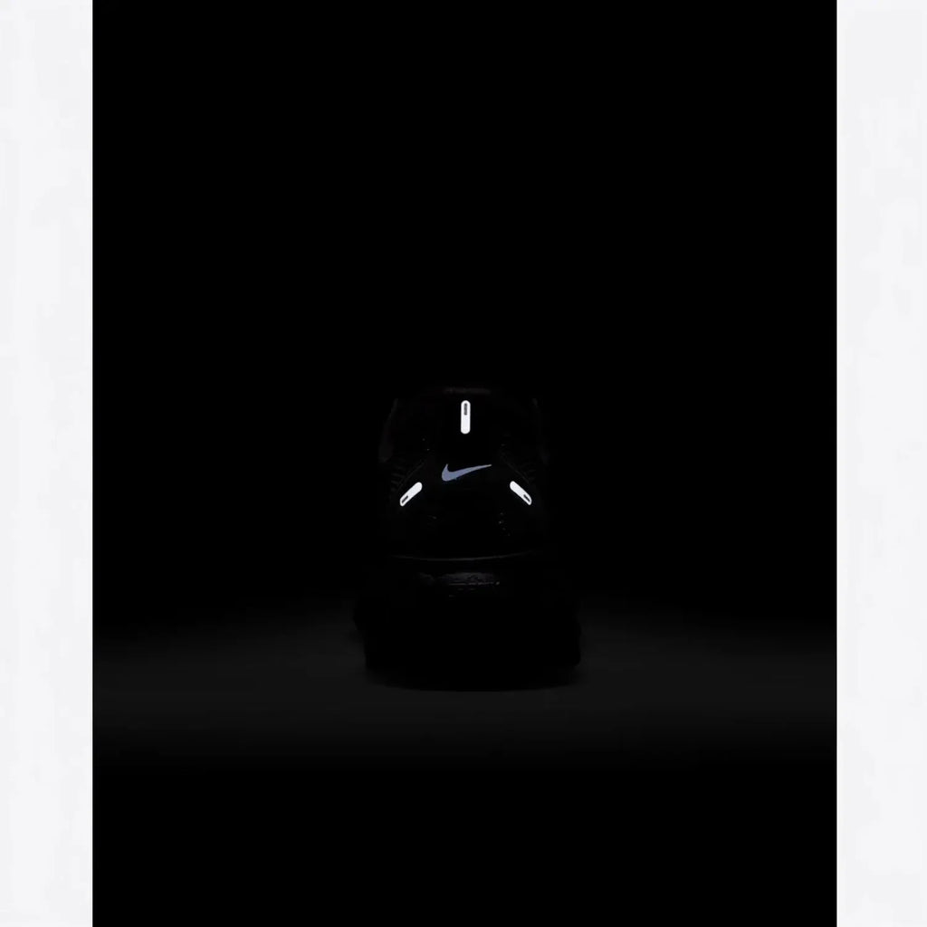 Nike Vomero 18  Triple Black HM6803-005
