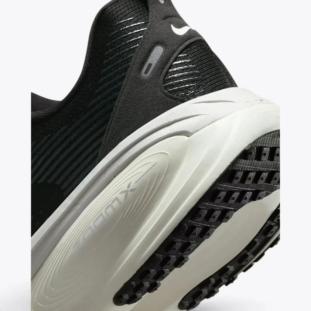 Nike Vomero 18  Black HM6803-007