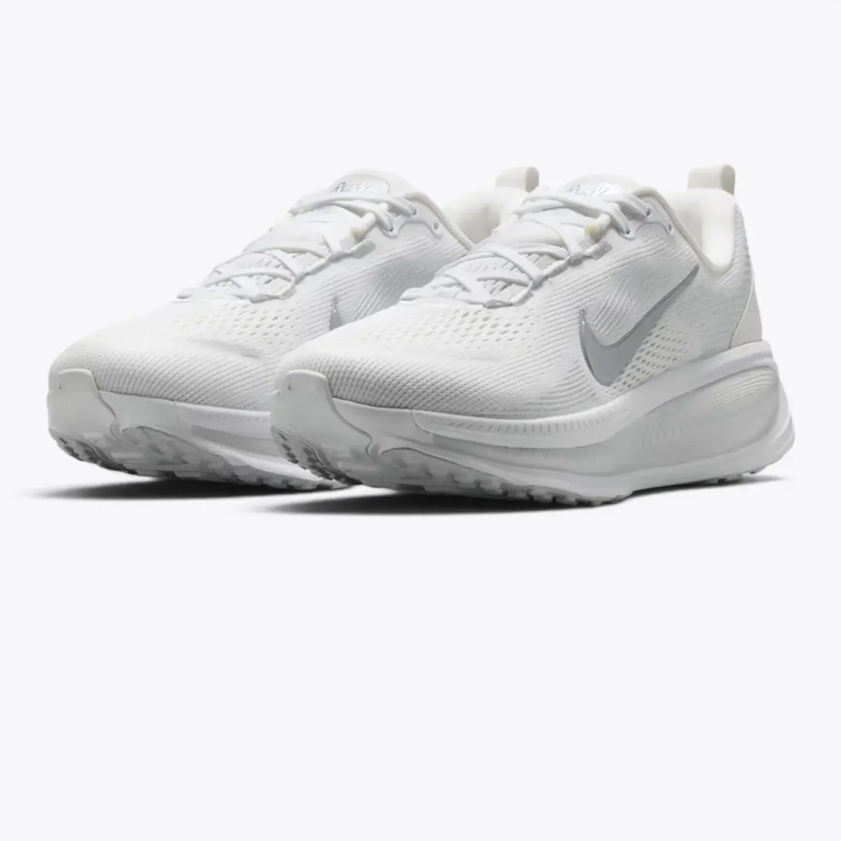 Nike Vomero 18  White  Metallic Silver HM6804-104