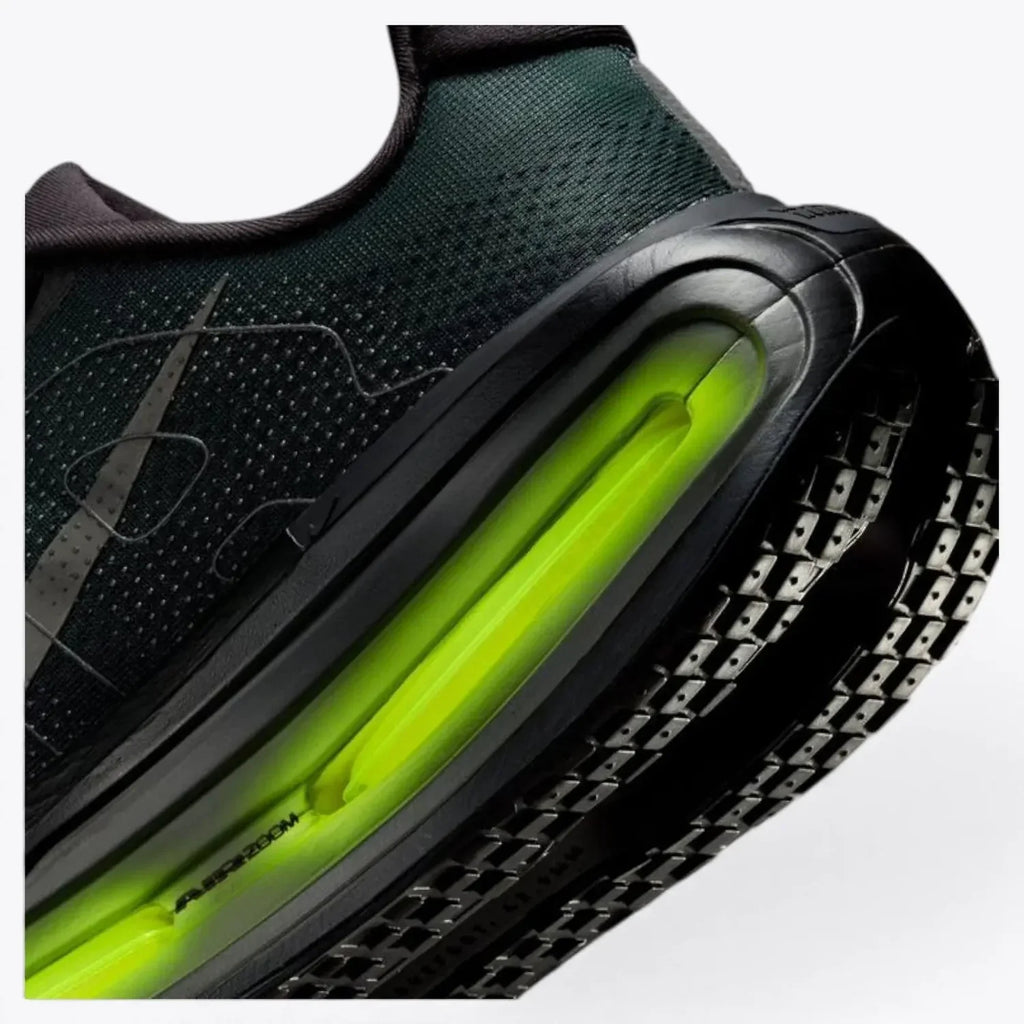 Nike Vomero Premium – Black HQ2050-001